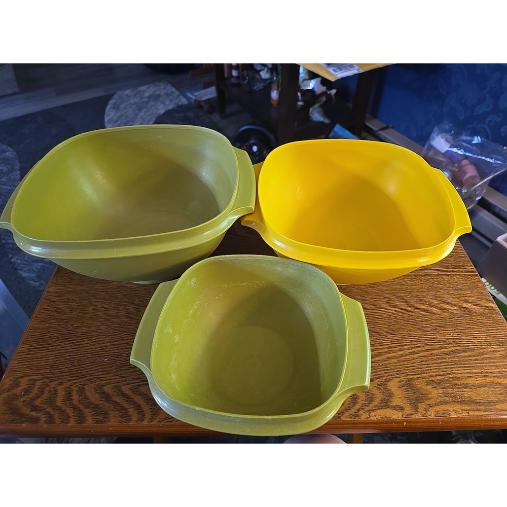 Vintage Tupperware Yellow Harvest  And Lot Of 2 Green Bowl.‎